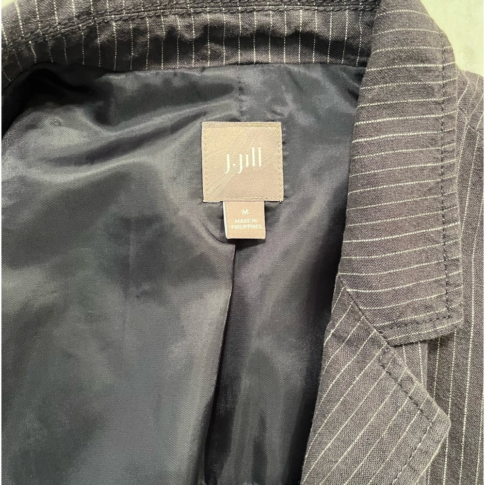 J Jill linen cotton blend shell. Pinstripe blazer. Amazing with jeans over a T!